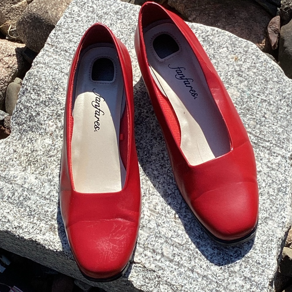 👠 REALLY RED  -EUC FANFARE "Pump" Stilletto Sz 9 Faux Leather